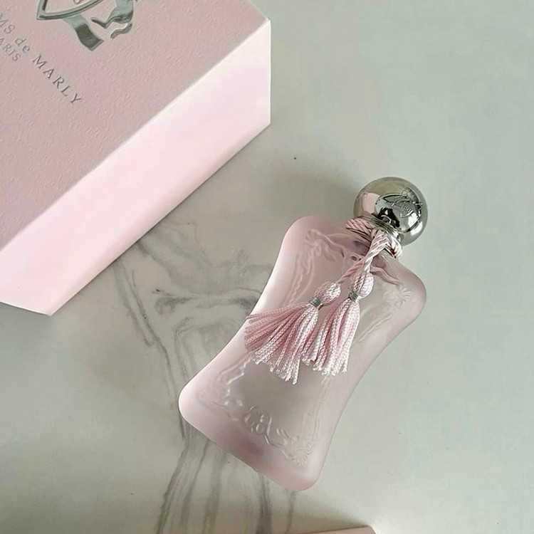 مارلی دلینا لا رزه Marly Delina La Rose
