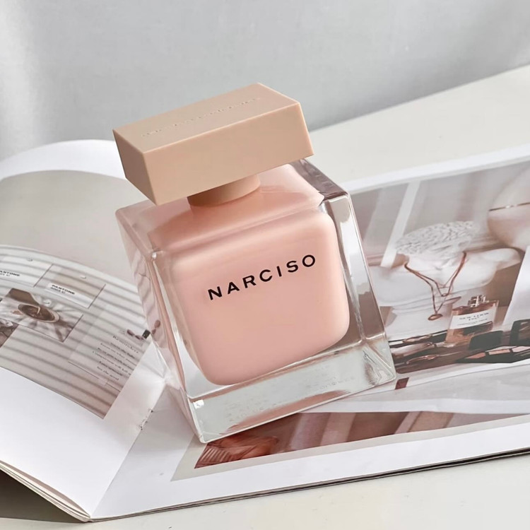 عطر نارسیسو رودریگز پودری Narciso Rodriguez Poudree