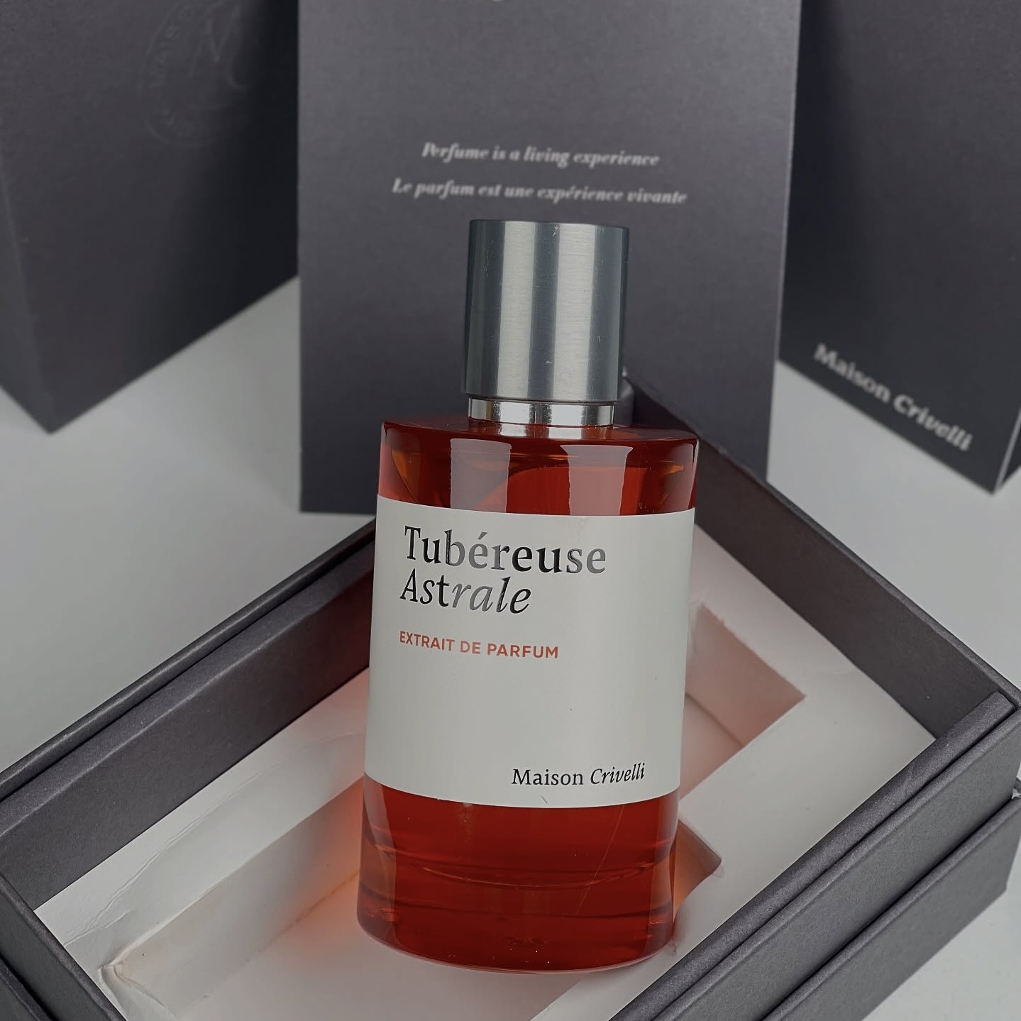 عطر میسون کریولی توبروز آسترال | Maison Crivelli Tubéreuse Astrale Extrait de Parfum