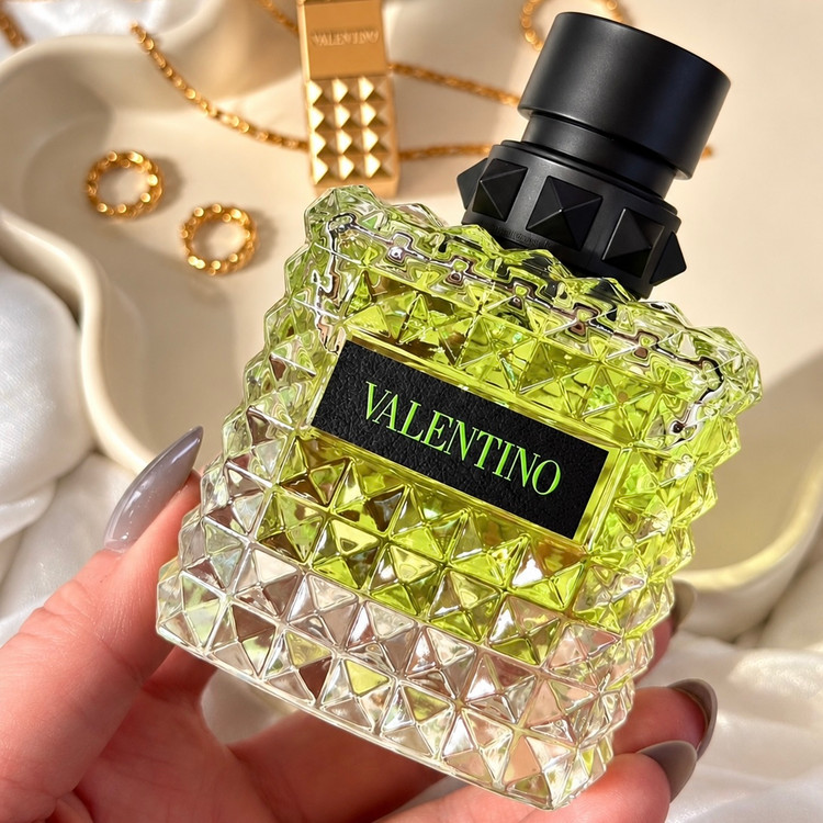 عطر ولنتینو دونا بورن ان روما گرین استراواگانزا | Valentino Green Stravaganza